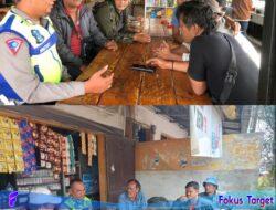 Sat Lantas Polres Humbahas Himbau Pedagang Untuk Ingatkan Pembeli Tidak Parkir Sembarangan