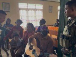 Satgas Yonif 509 Kostrad Salurkan Bantuan Alat Musik Dari Kasad Untuk Gereja di Intan Jaya