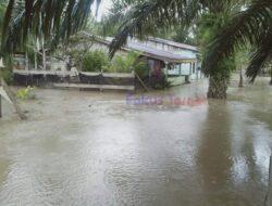 Banjir Melanda Beberapa Desa di Kecamatan Rundeng Kota Subulussalam 