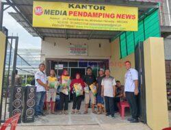 Bakti Sosial Pembagian Sembako Media MPnews dan Metropos 24 Bersama DPC Asosiasi Pengusaha Mikro Kecil dan Menengah Mandiri Indonesia (APMIKIMMDO) Kota Medan