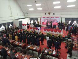 30 Anggota DPRD Kabupaten Toba Resmi Disumpah Dijanji dan Dilantik Periode 2024-2029