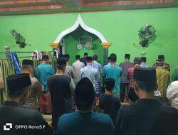 Sholat Isya dan Terawih Berjamaah Polsek Kerumutan, Ciptakan Keamanan dan Kerukunan