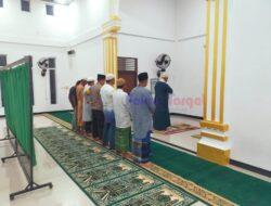 Polsek Pangkalan Kuras Gelar Shalat Subuh Keliling dalam Ops Tertib Ramadhan