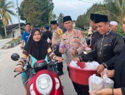 Ramadhan Penuh Berkah, Polsek Bunut Berbagi Takjil kepada Warga