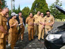 Bupati Cek Fisik Kendaraan di Sekretariat Kantor Bupati Humbahas