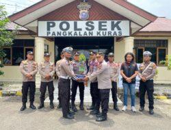 Polsek Pangkalan Kuras Laksanakan Penyerahan Bibit Buah kepada Personil yang Berulang Tahun