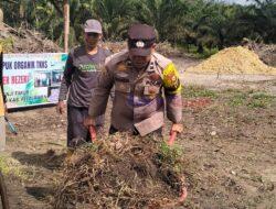 Bhabinkamtibmas Polsek Bunut Ajak Warga Jaga Kamtibmas Lewat Kegiatan Gotong Royong di Kecamatan Bandar Petalangan