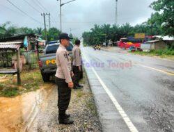 Polsek Pangkalan Lesung Tingkatkan Patroli di Jalan Lintas Timur untuk Cegah Kecelakaan