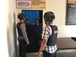 Polsek Kerumutan Pastikan Keamanan Tahanan dengan Pengecekan Rutin