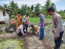 Wujudkan Alam Lestari, Polsek Kuala Kampar Gelar Aksi Tanam Pohon di Desa Sungai Upih