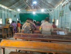 Polsek Langgam Gelar Ibadah Minggu Harmoni di Gereja HKI Desa Tambak, Teguhkan Kebersamaan dan Toleransi