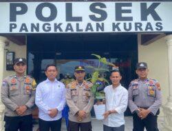 Ulang Tahun Kepala Desa Betung, Kapolda Riau Beri Hadiah Bibit Pohon Buah