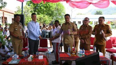 Bupati Humbahas Hadiri Penyerahan CSR PT BEL ke SMPN 007 Sinambela Baktiraja