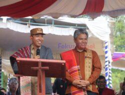 Bupati Taput Resmikan Tugu Donda Ujung Hutauruk, Ajak Diaspora Kolaborasi Bangun Bona Pasogit