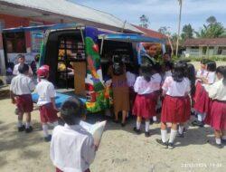 Datang ke SDN 175771 Siaro, Mobil Buku Ini Bikin Minat Literasi Meningkat