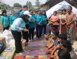 ‎Ketua TP PKK Tapanuli Utara Datangi Korban Kebakaran Parmonangan, Serahkan Bantuan dan Dukungan Moril