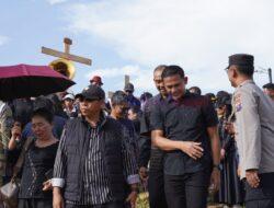 ‎Refleksi Jumat Agung, Bupati Taput Dr. Jonius Taripar Parsaoran Hutabarat Hadiri Visualisasi Jalan Salib di Siatas Barita