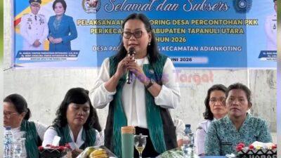Ketua TP PKK Taput Monitoring Desa Percontohan di Dua Kecamatan