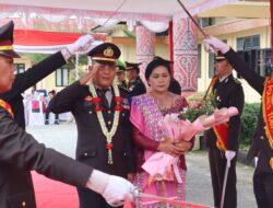 Pedang Pora Iringi Pengabdian Terakhir, Kapolres Toba Lepas Perwira Purna Bhakti di Hari Bhayangkara Ke 80